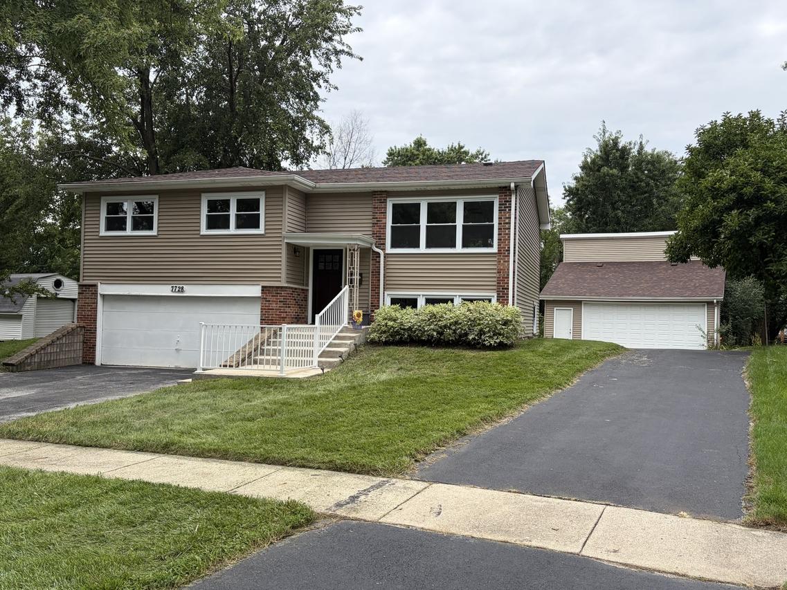 7728 Dalewood Pkwy., Woodridge, IL 60517
