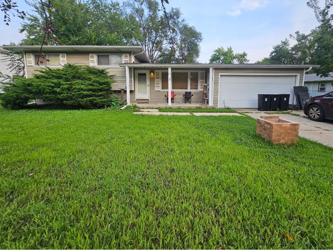 11 Marnel Rd., Montgomery, IL 60538