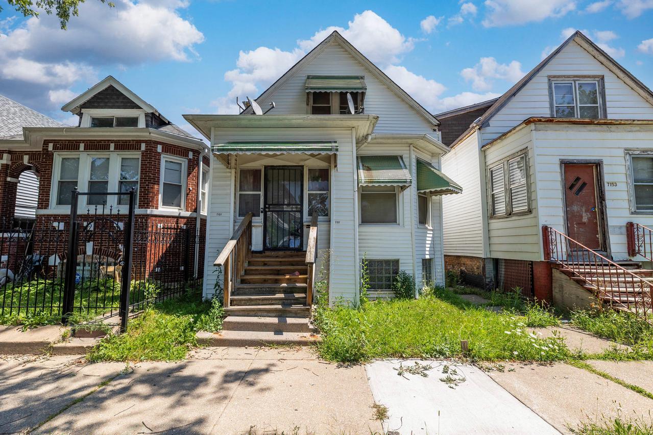 7151 S Carpenter St., Chicago, IL 60621