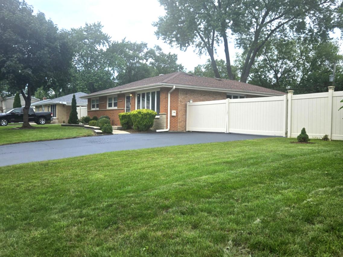 978 E Capri Dr., Palatine, IL 60074