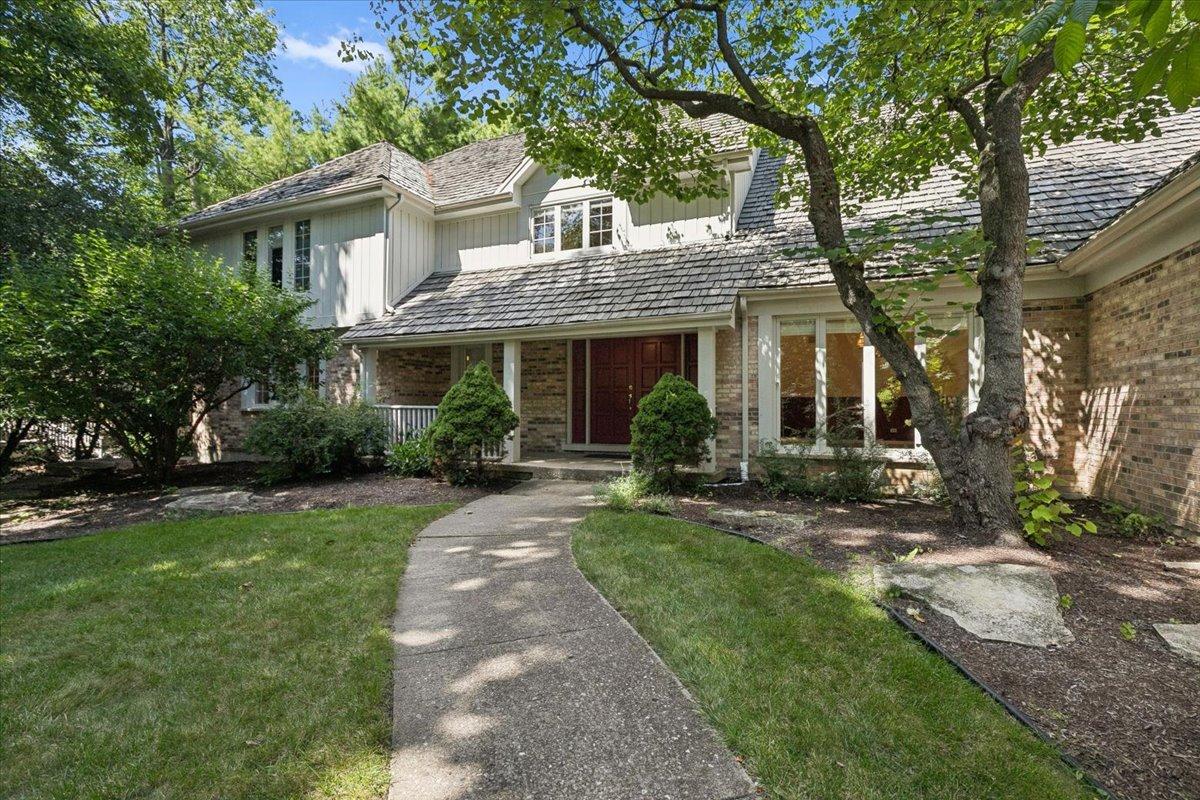 30 Brierfield Ct., Lake Bluff, IL 60044