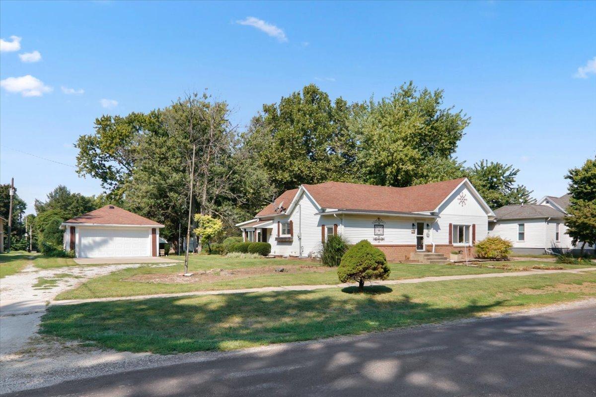 609 Woodford St., Gridley, IL 61744