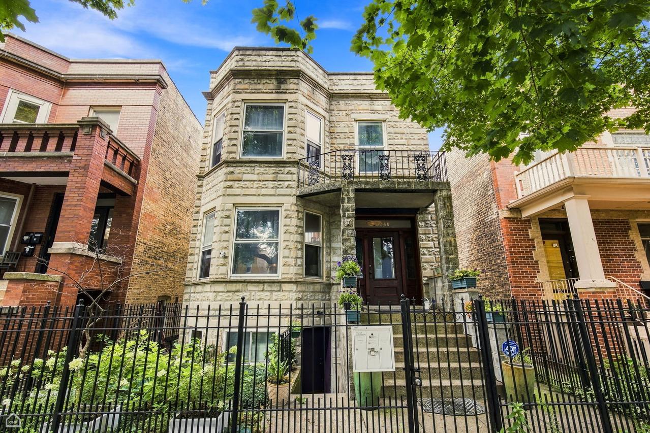 3248 N Oakley Ave., Chicago, IL 60618