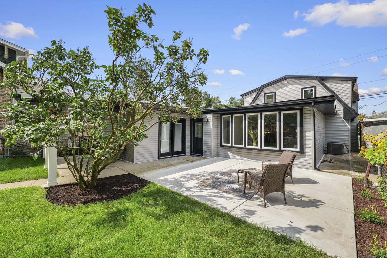 1346 Highland Ave., Berwyn, IL 60402
