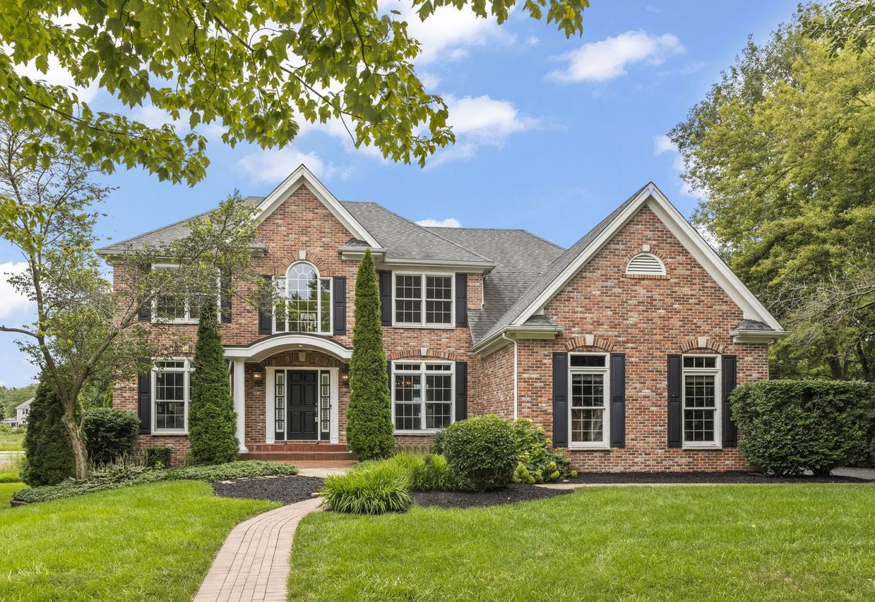 1213 Winners Cup Cir., St. Charles, IL 60174
