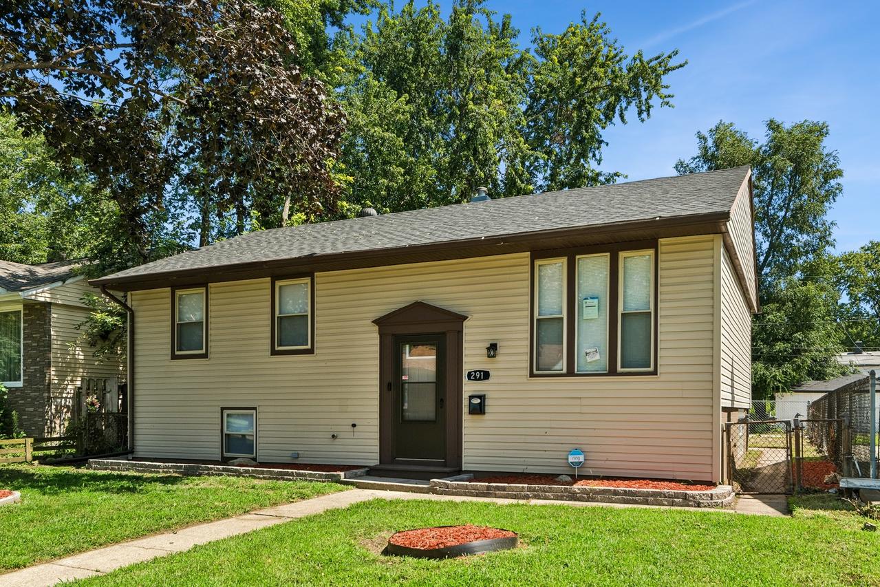 291 Clyde Ave., Calumet City, IL 60409