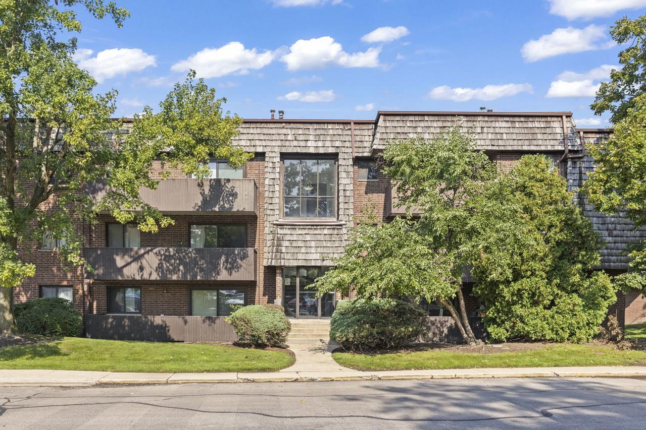 516 Timber Ridge Dr. #108-A, Carol Stream, IL 60188