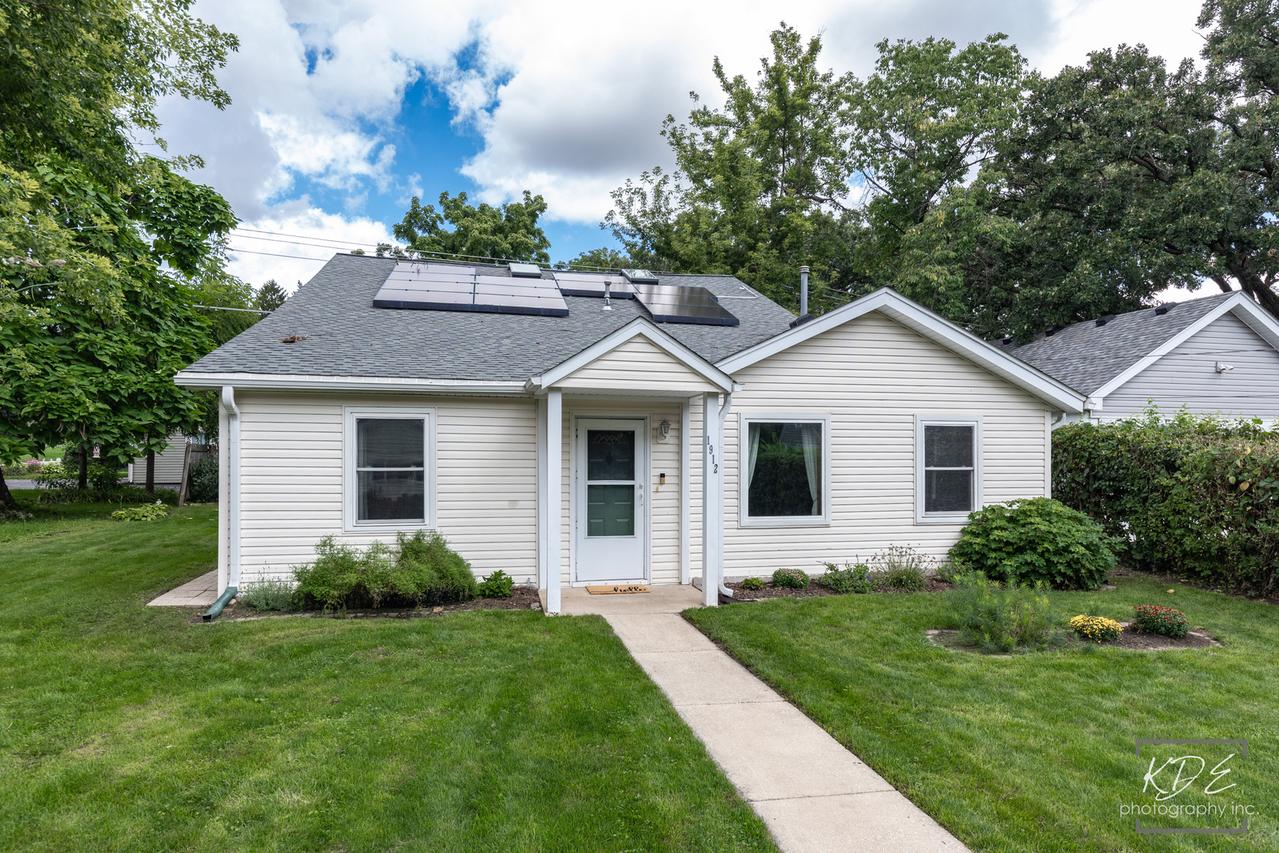 1912 Burlington Ave., Lisle, IL 60532