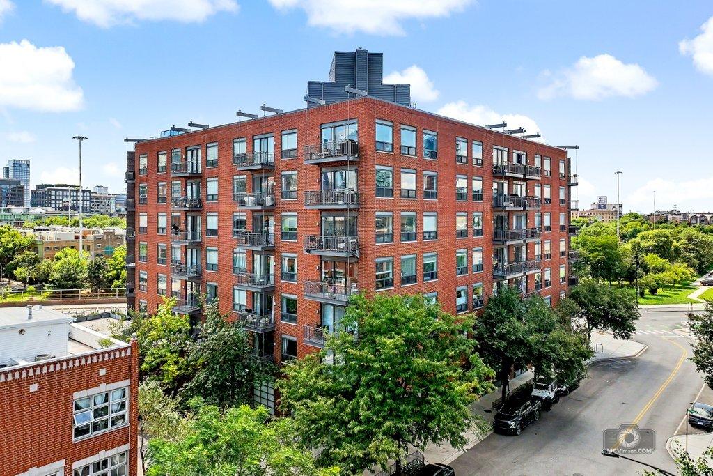 859 W Erie St. #303, Chicago, IL 60642