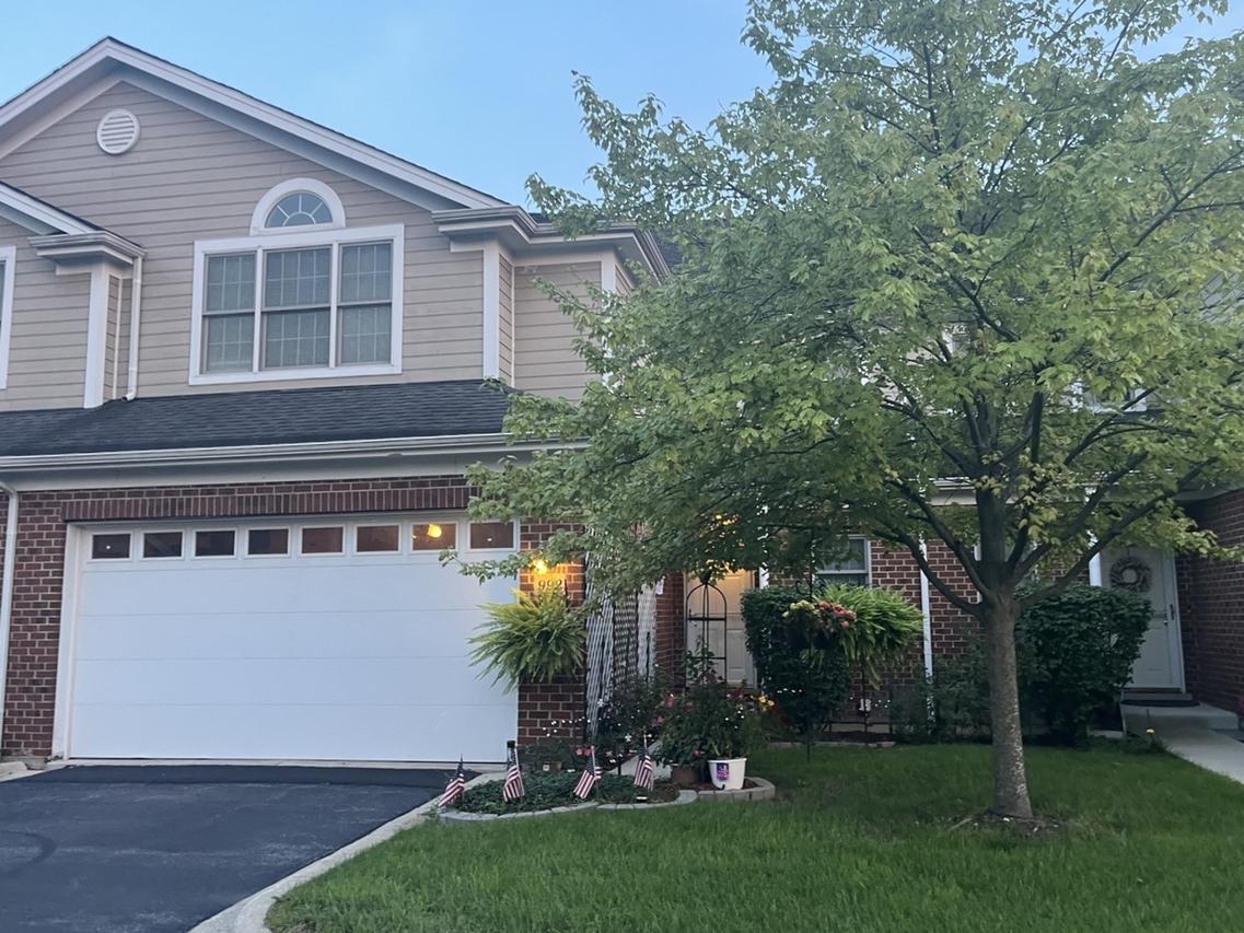 992 W Irving Park Rd., Bensenville, IL 60106