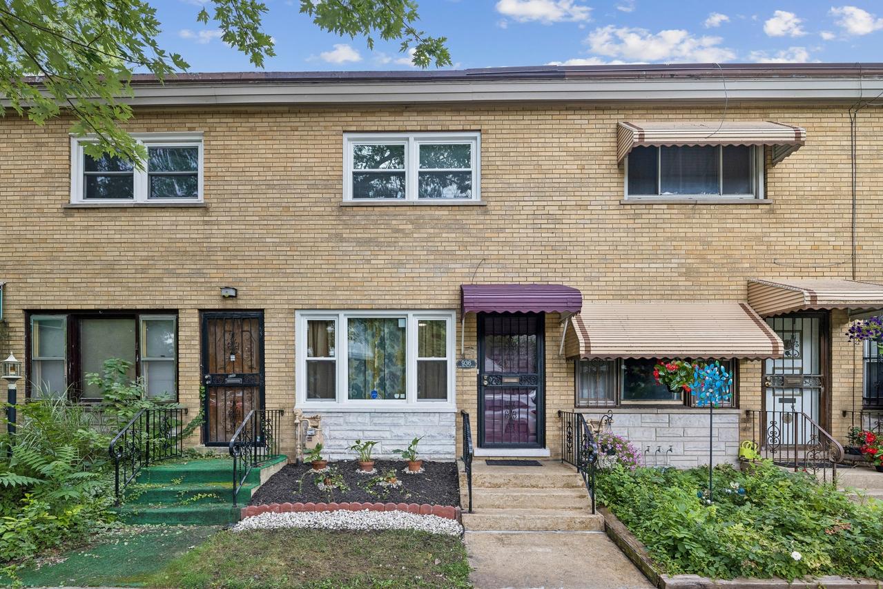 936 E 84th Pl. #A, Chicago, IL 60619