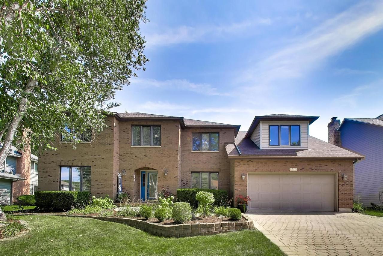 1016 Liberty Dr., Naperville, IL 60540