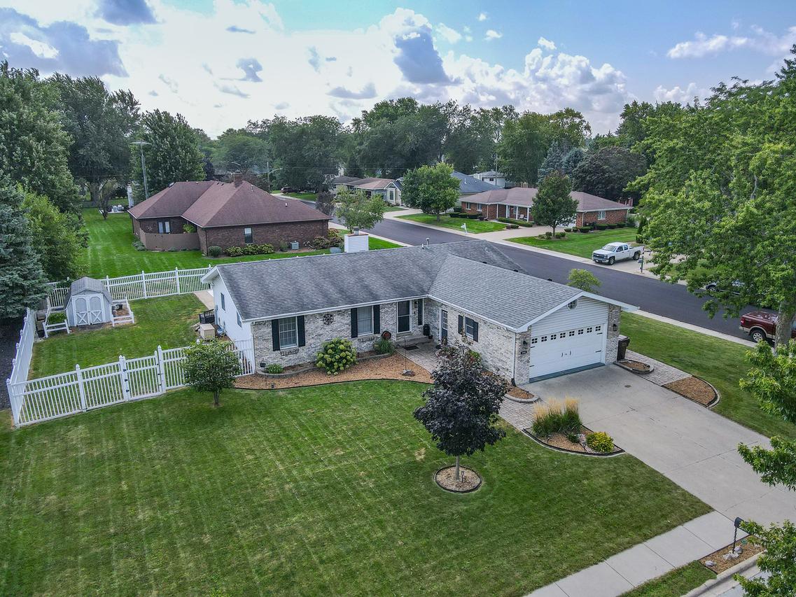 390 W Sixth St., Manteno, IL 60950