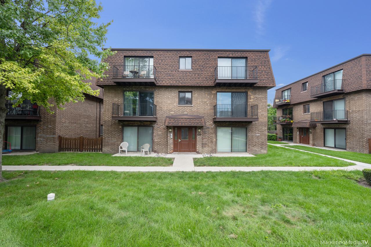 9818 Bianco Ter. #3F, Des Plaines, IL 60016