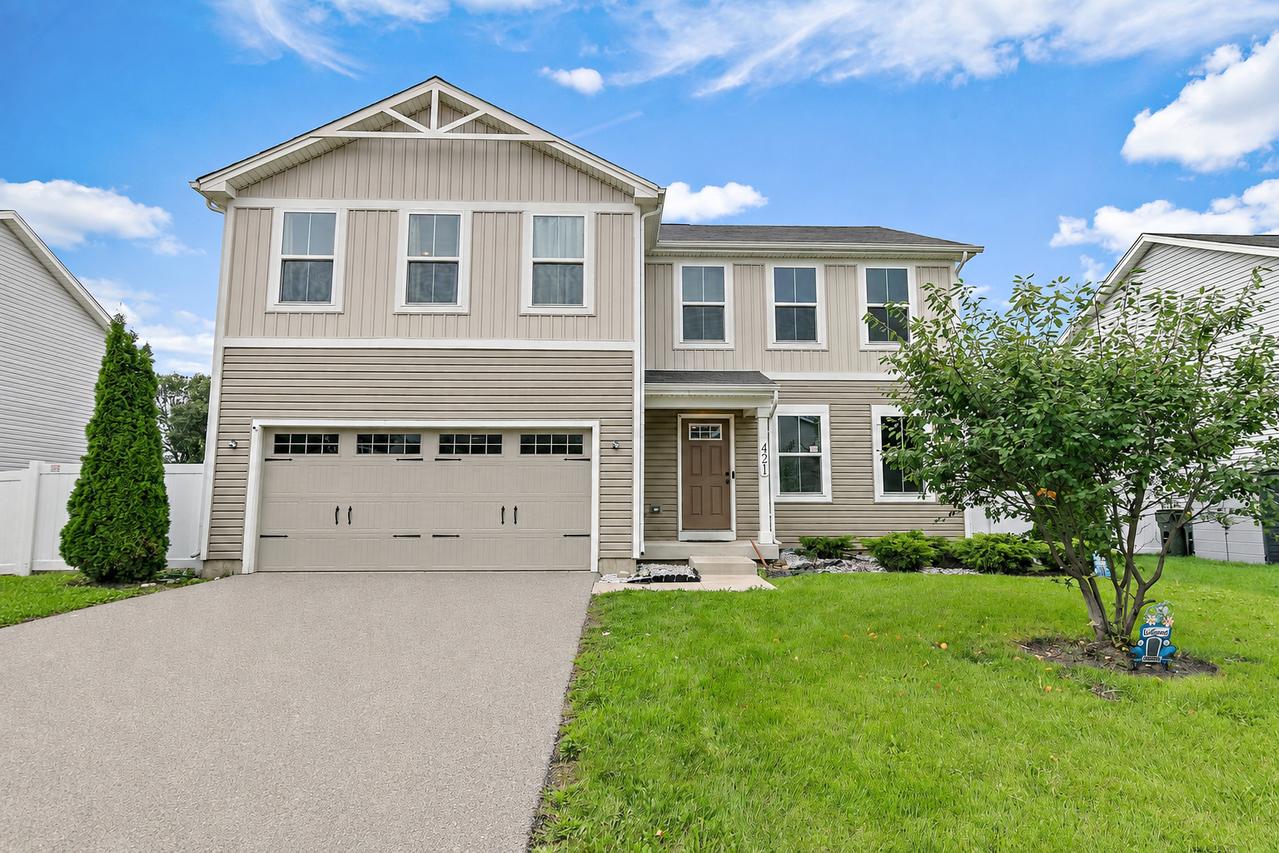 421 E Meadowdale Cir., Hampshire, IL 60140