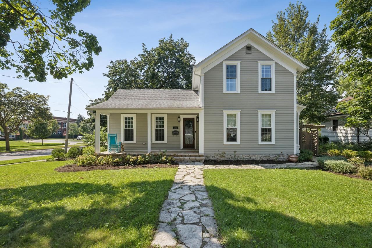 110 S Walkup Ave., Crystal Lake, IL 60014