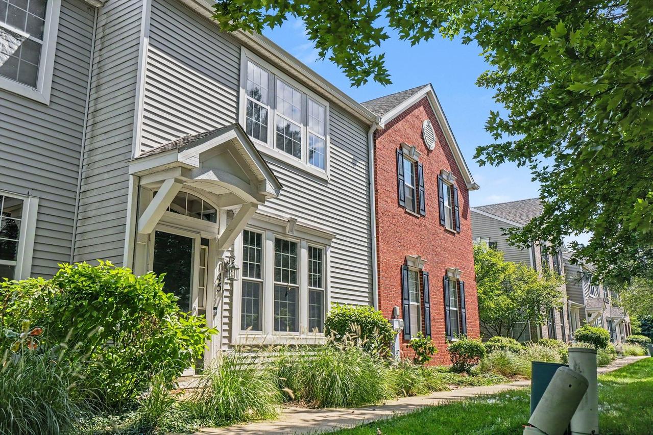 145 Springbrook Tr., Oswego, IL 60543