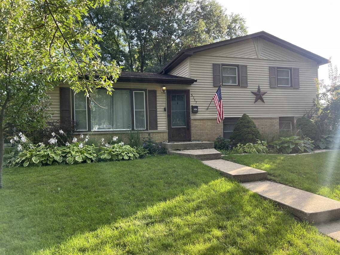 5717 Dover Rd., Oak Forest, IL 60452