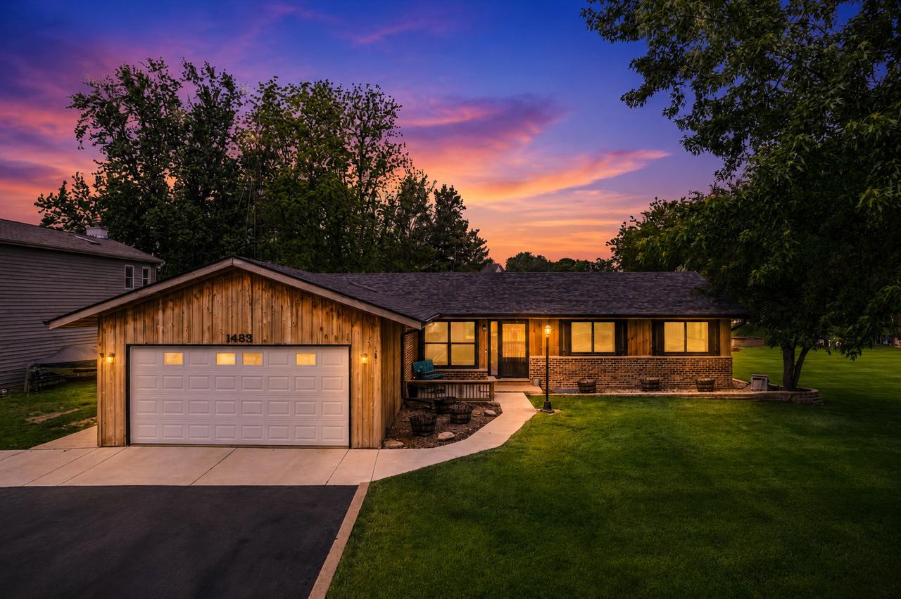 1483 Nova Rd., Lake Holiday, IL 60548