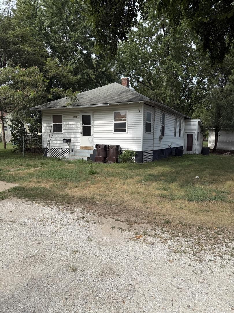 717 Railroad St., Beardstown, IL 62618