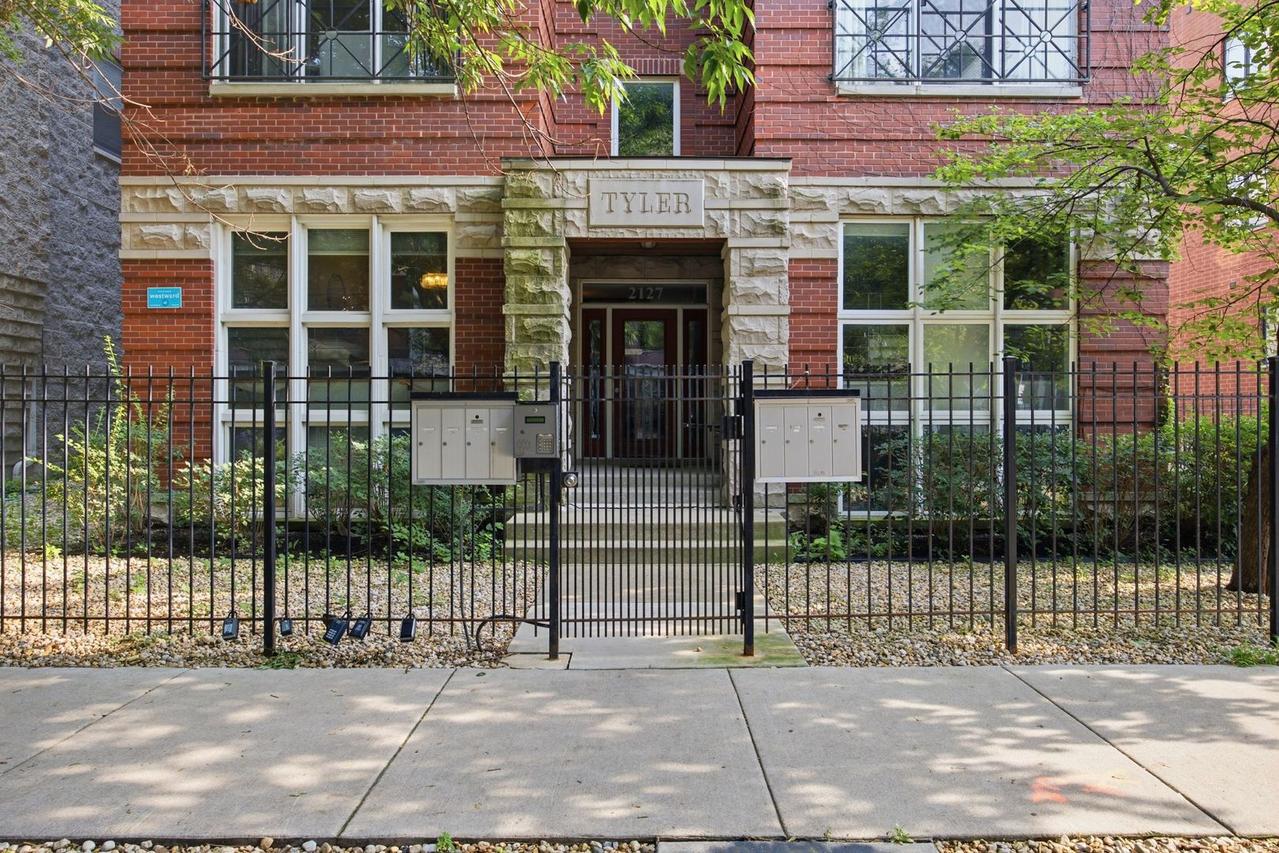 2127 W Rice St. #2E, Chicago, IL 60622