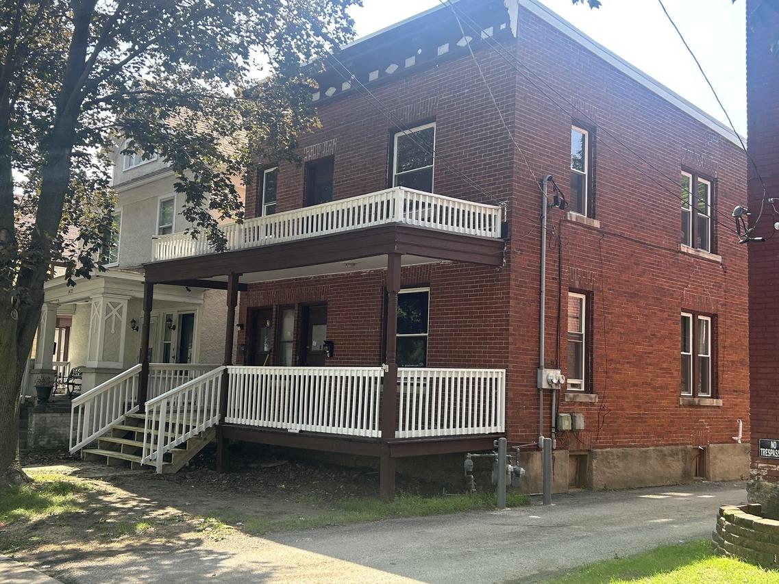 1421 Charles St., Rockford, IL 61104