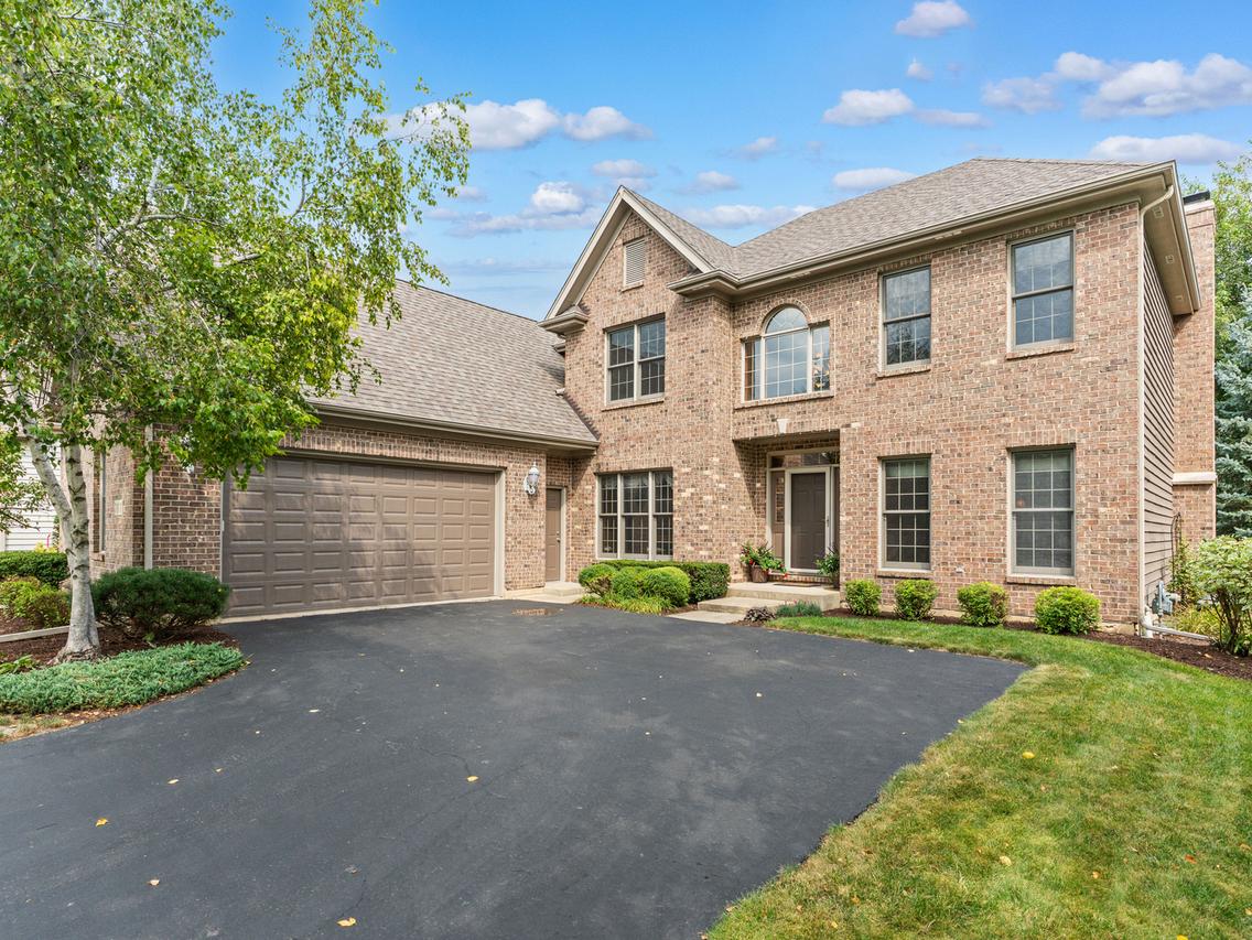 707 Evergreen Ln., Sugar Grove, IL 60554