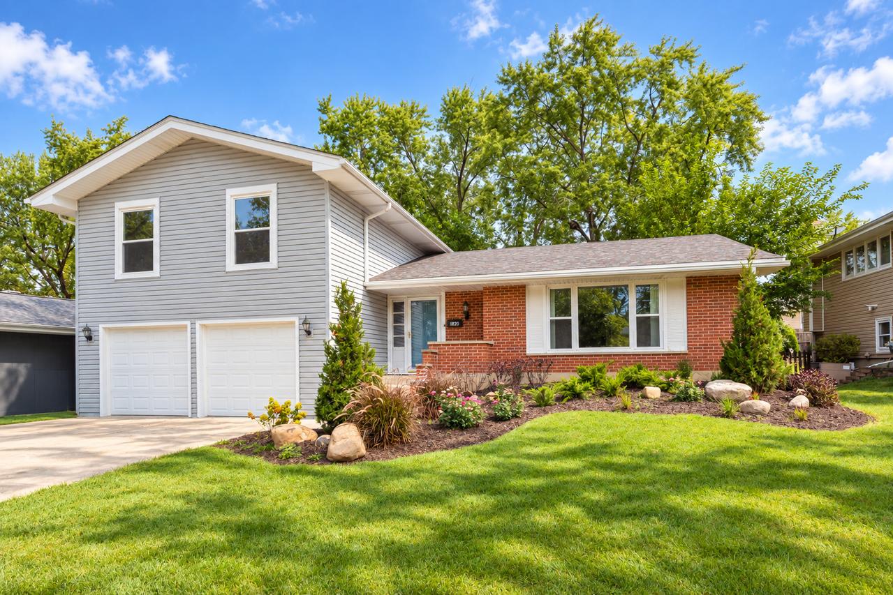 1340 Newcastle Ln., Hoffman Estates, IL 60169