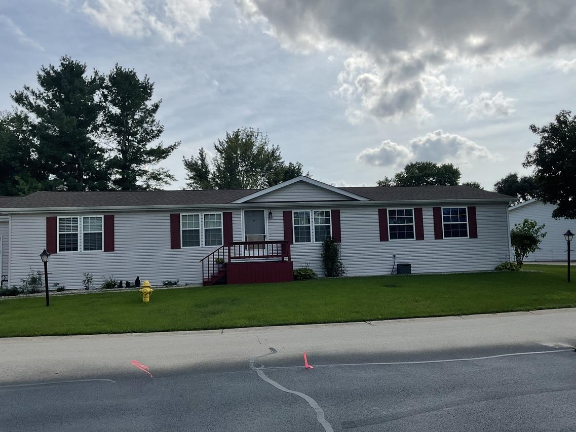 5541 Mahogany Ln., Roscoe, IL 61073