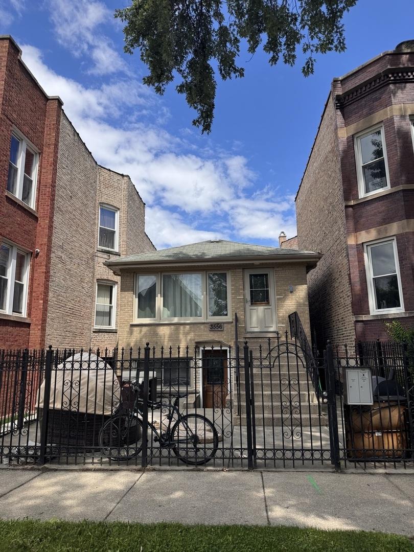 3556 W Dickens Ave., Chicago, IL 60647