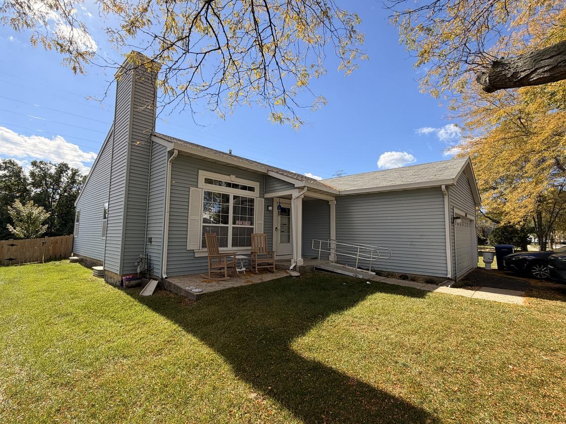 1356 Almaden Ln., Gurnee, IL 60031