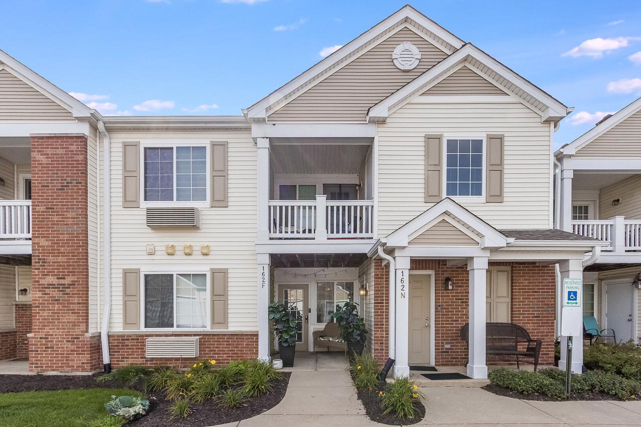 162 Bertram Dr. #F, Yorkville, IL 60560
