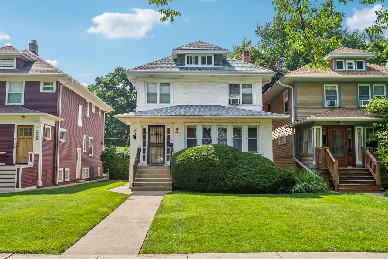 225 S Cuyler Ave., Oak Park, IL 60302