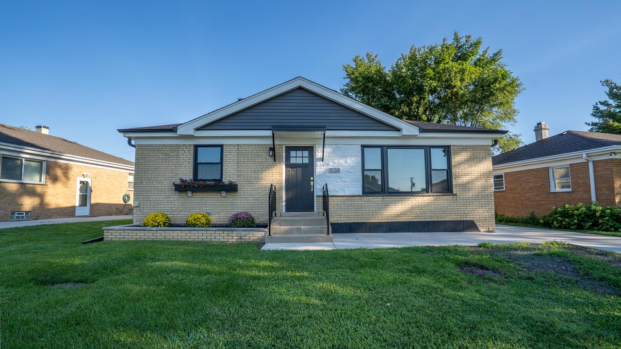 11138 Shaw St., Westchester, IL 60154
