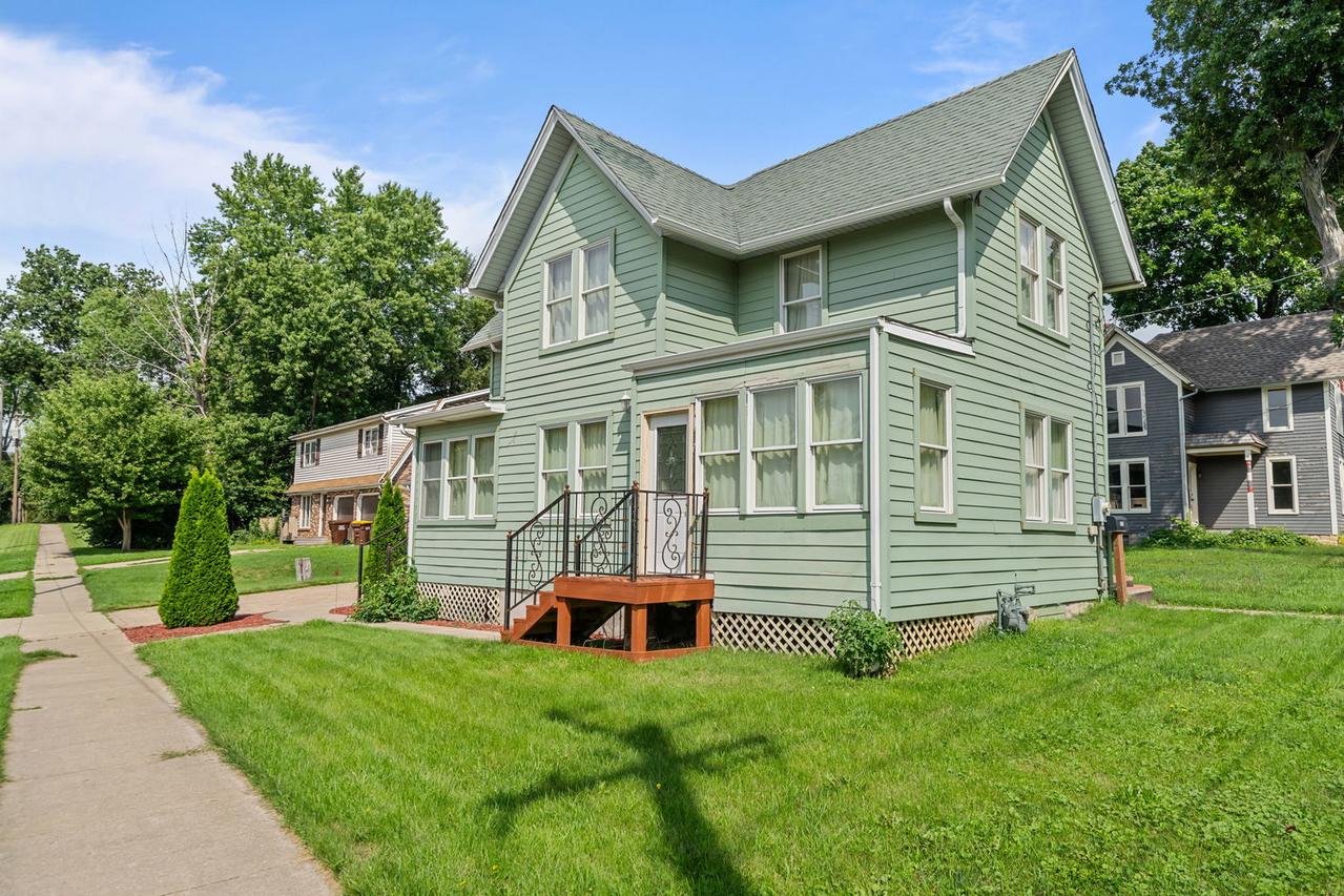 904 N Prospect St., Rockford, IL 61107