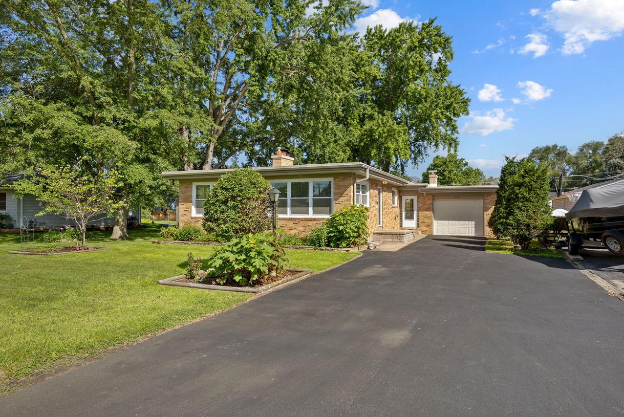 510 E Spring Ave., South Elgin, IL 60177