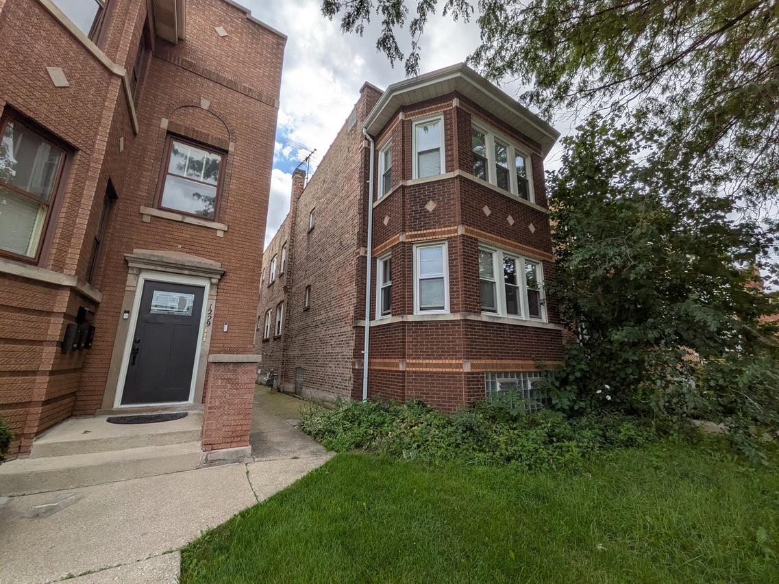 1233 S 59th Ave., Cicero, IL 60804