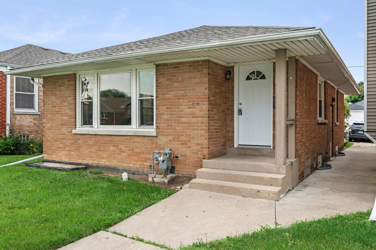 1517 N 21st Ave., Melrose Park, IL 60160