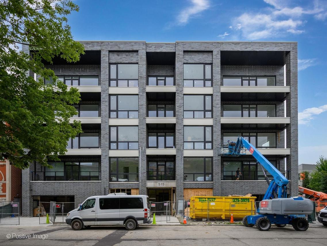 515 W Elm St. #302, Chicago, IL 60610
