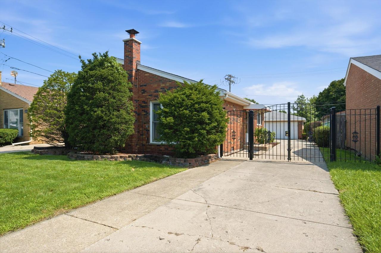 10519 S Pulaski Rd., Chicago, IL 60655