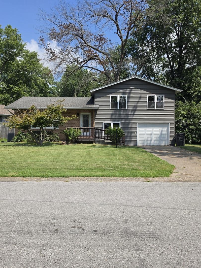 219 S Gray Dr., Carbondale, IL 62901