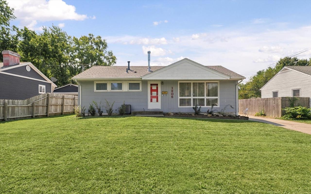 1205 E Fairlawn Dr., Urbana, IL 61801