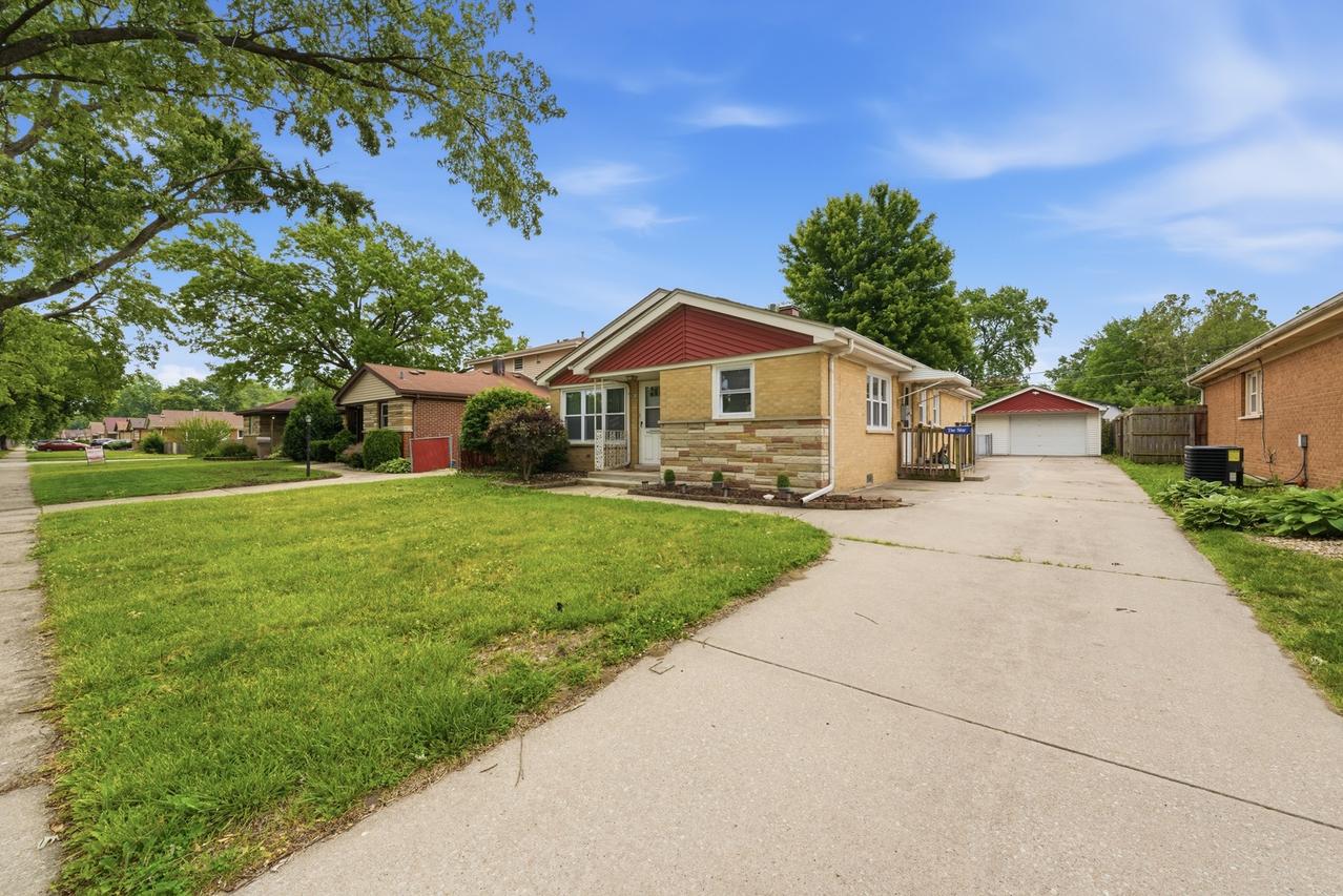 [Address Hidden by Seller], Midlothian, IL 60445