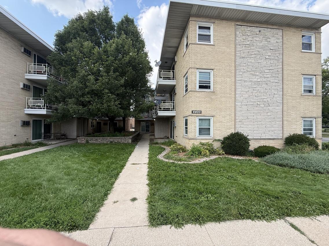 4400 W 55th St. #5, Chicago, IL 60632