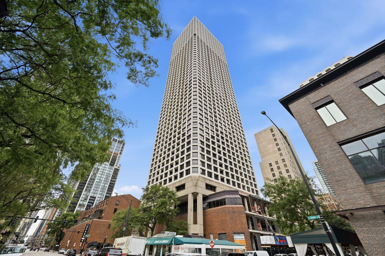 1030 N State St. #5L, Chicago, IL 60610