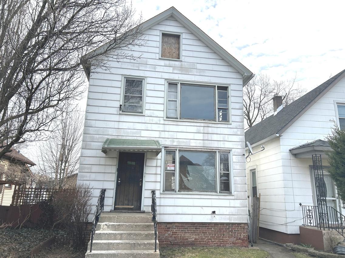 12557 Ann St., Blue Island, IL 60406