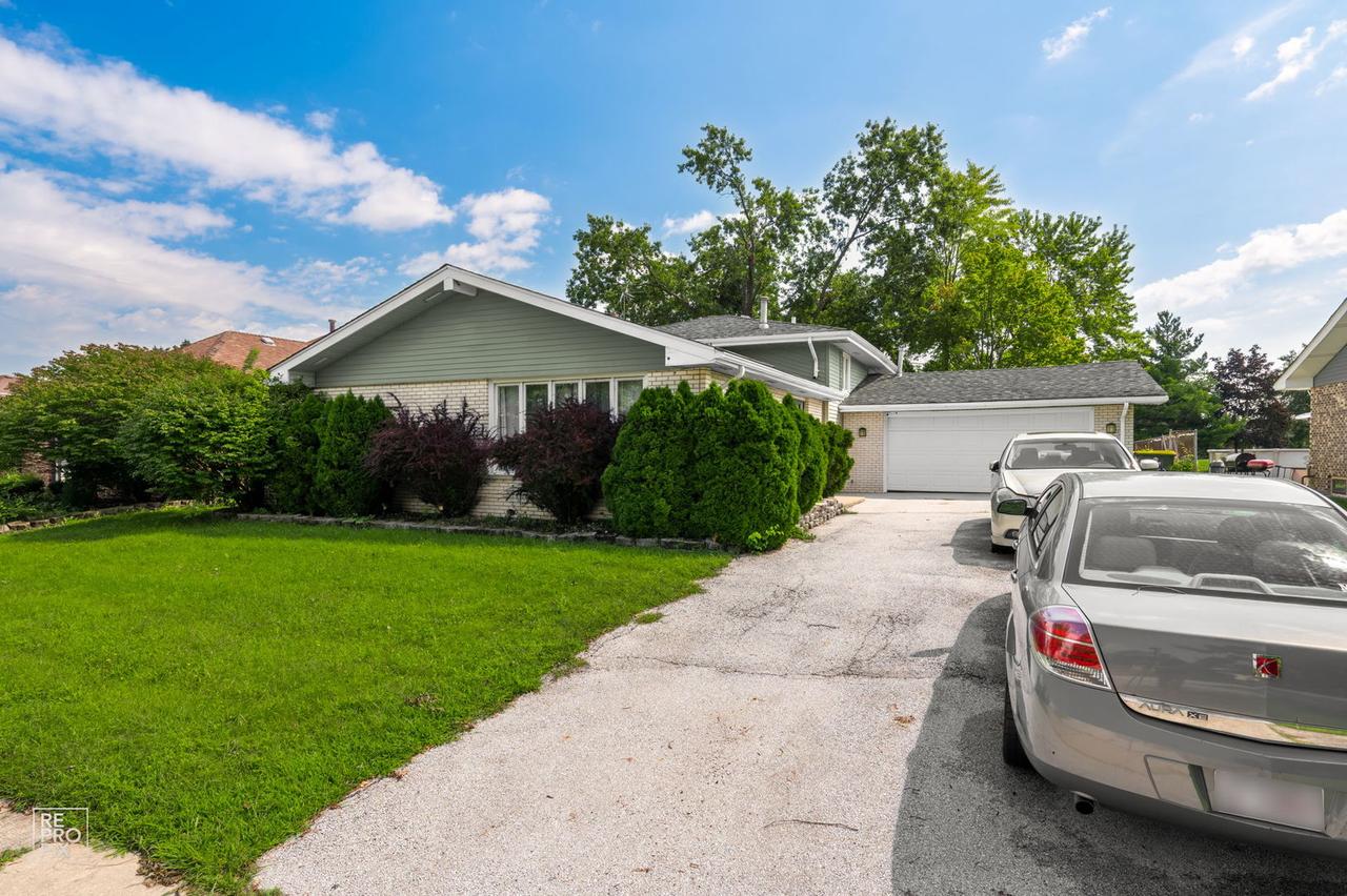 19533 Lake Lynwood Dr., Lynwood, IL 60411