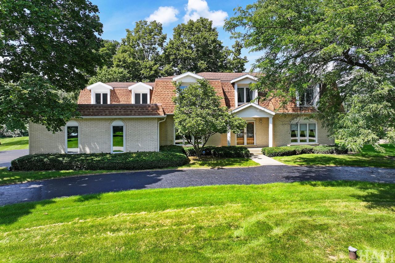 55 Watergate Dr., South Barrington, IL 60010