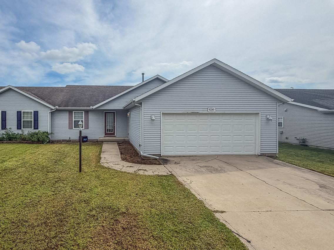 636 Sedgegrass Dr., Champaign, IL 61822