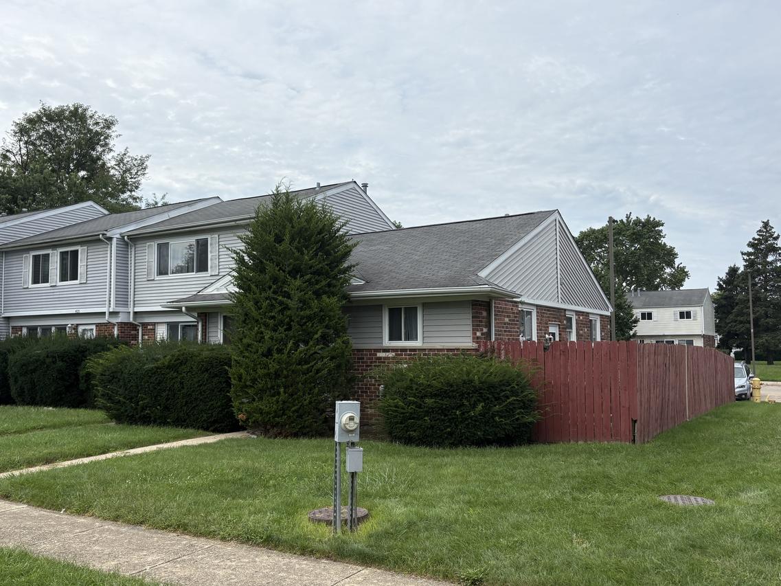 416 Wellington Ln., Bolingbrook, IL 60440